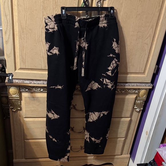 No Boundaries Black and Tan Patterned Joggers - Picture 1 of 5